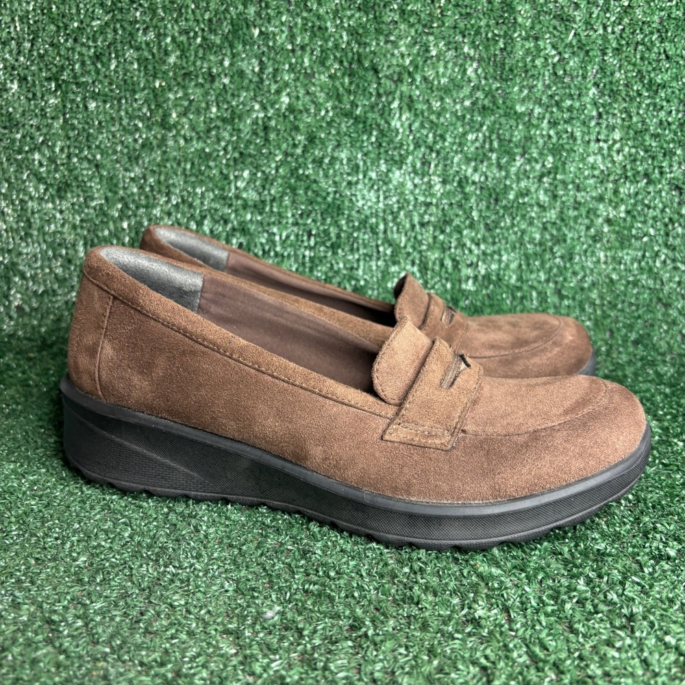 Bzees Fast Track Gamma Suede Penny Loafer Washable Shoes Brown Womens 8‎ Wide